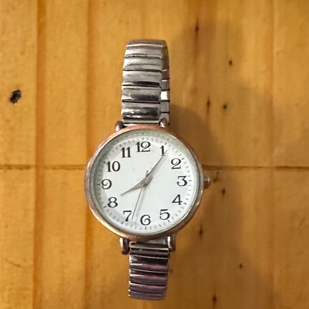 Silver Color Analog Watch with White Dial
